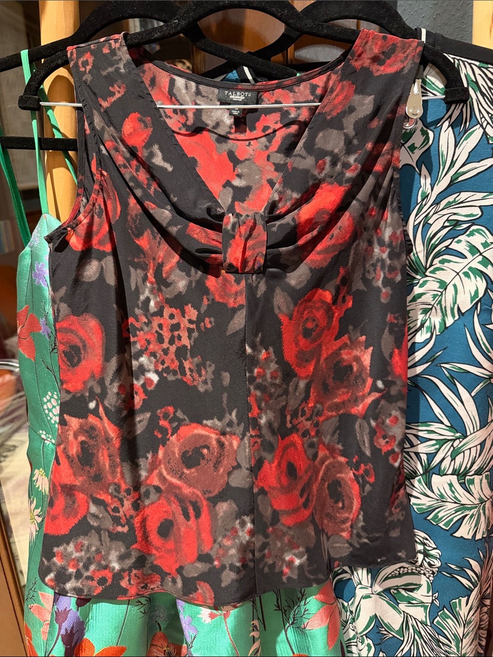100% Silk Sleeveless Top with Red Roses 🌹